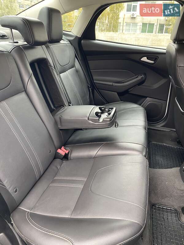 Седан Ford Focus 2013 в Киеве фото 22 Седан Ford Focus 2013 в Киеве