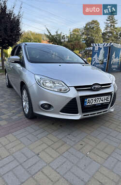 Хэтчбек Ford Focus 2011 в Тячеве