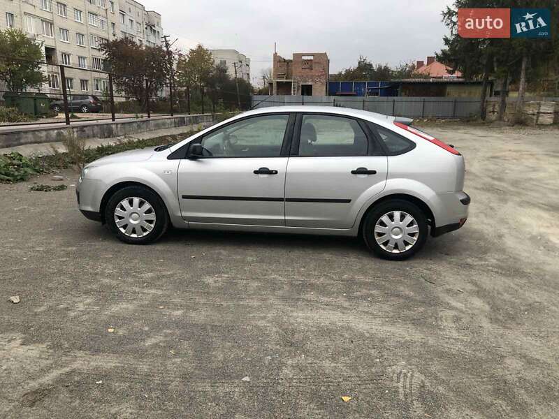 Хетчбек Ford Focus 2005 в Золочеві фото 10 Хетчбек Ford Focus 2005 в Золочеві