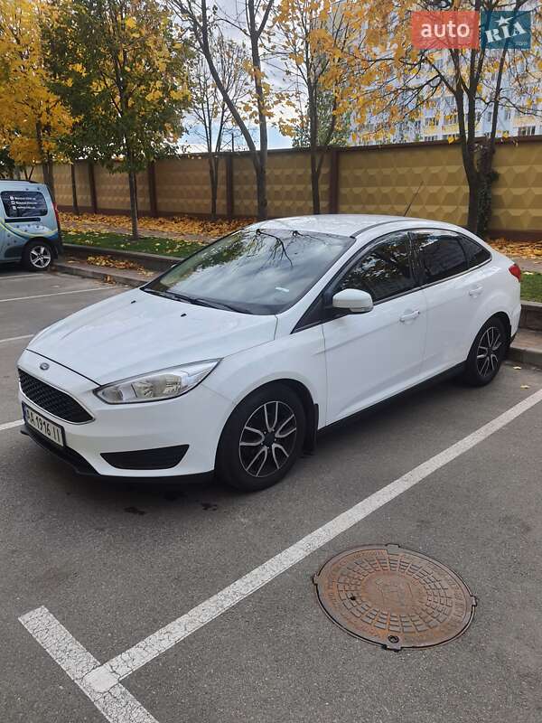 Седан Ford Focus 2016 в Киеве фото 8 Седан Ford Focus 2016 в Киеве