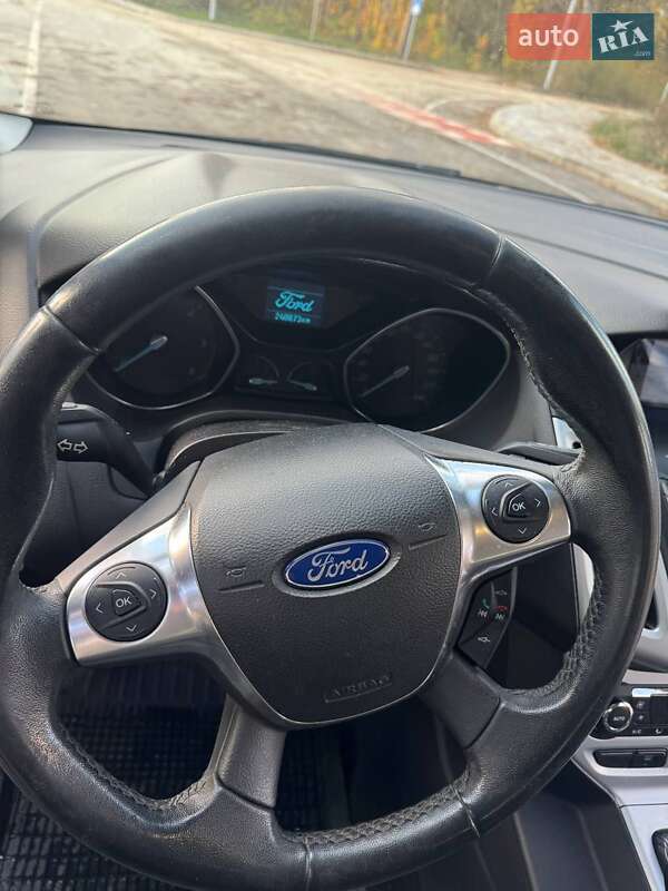 Хэтчбек Ford Focus 2011 в Житомире