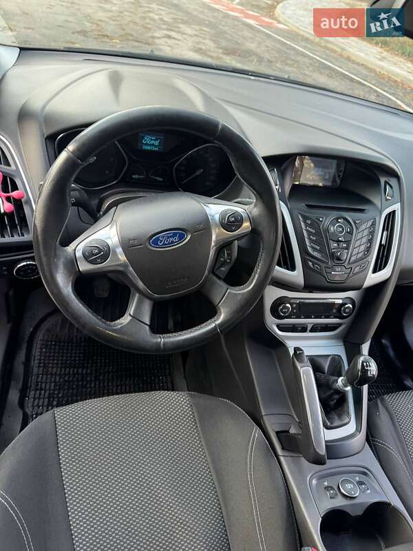 Хэтчбек Ford Focus 2011 в Житомире