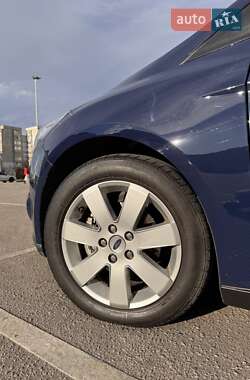 Хэтчбек Ford Focus 2014 в 