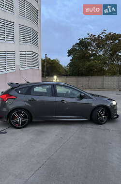 Хэтчбек Ford Focus 2015 в Одессе