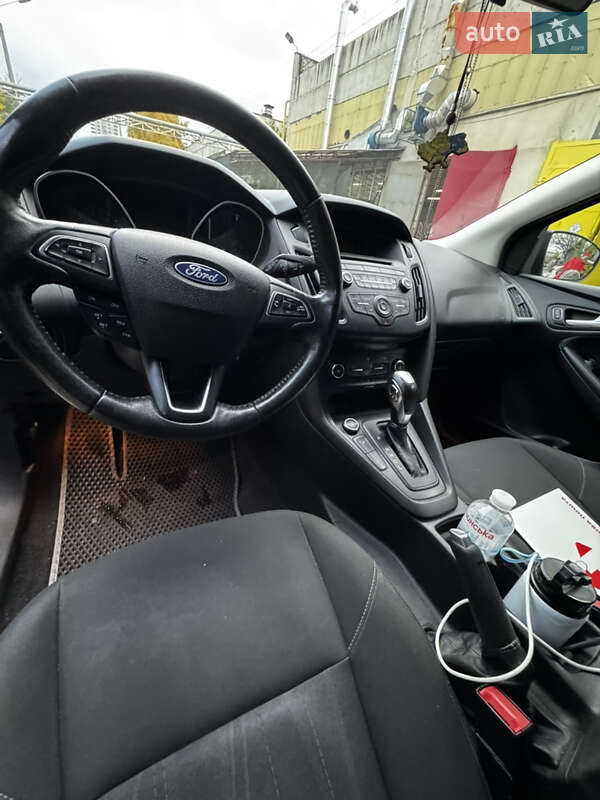 Хэтчбек Ford Focus 2016 в Киеве фото 9 Хэтчбек Ford Focus 2016 в Киеве