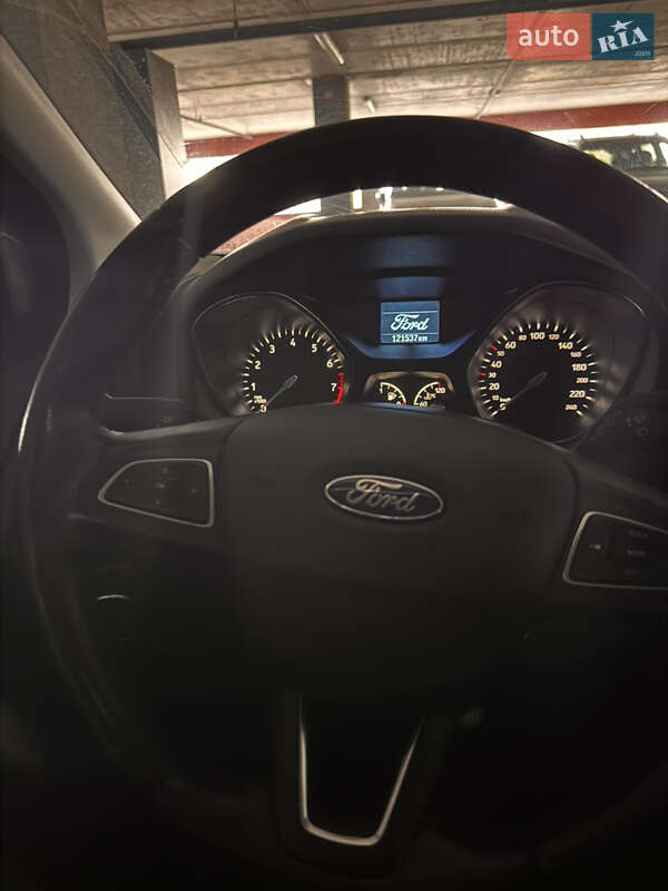 Хетчбек Ford Focus 2015 в Києві фото 4 Хетчбек Ford Focus 2015 в Києві