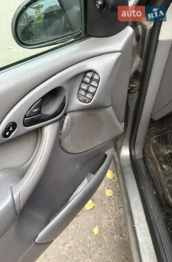 Седан Ford Focus 2002 в Києві