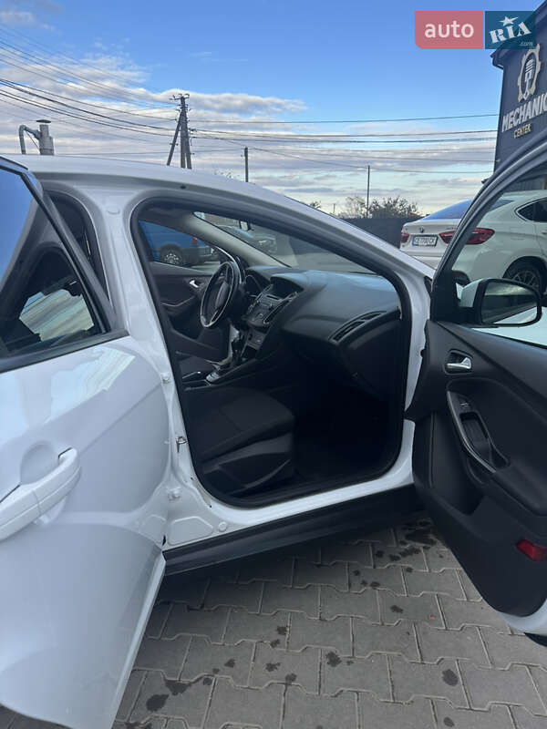 Седан Ford Focus 2017 в Чернівцях фото 13 Седан Ford Focus 2017 в Чернівцях