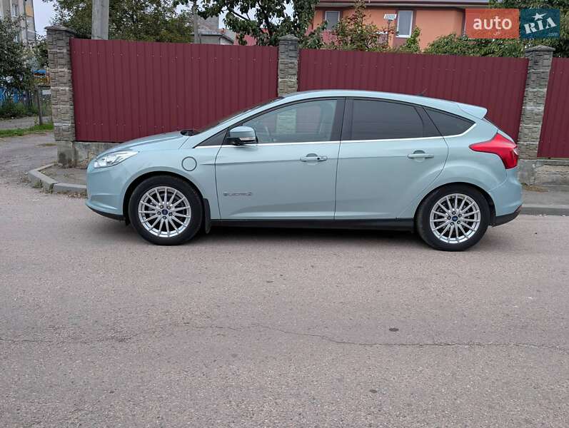 Хетчбек Ford Focus 2013 в Володимирі фото 19 Хетчбек Ford Focus 2013 в Володимирі