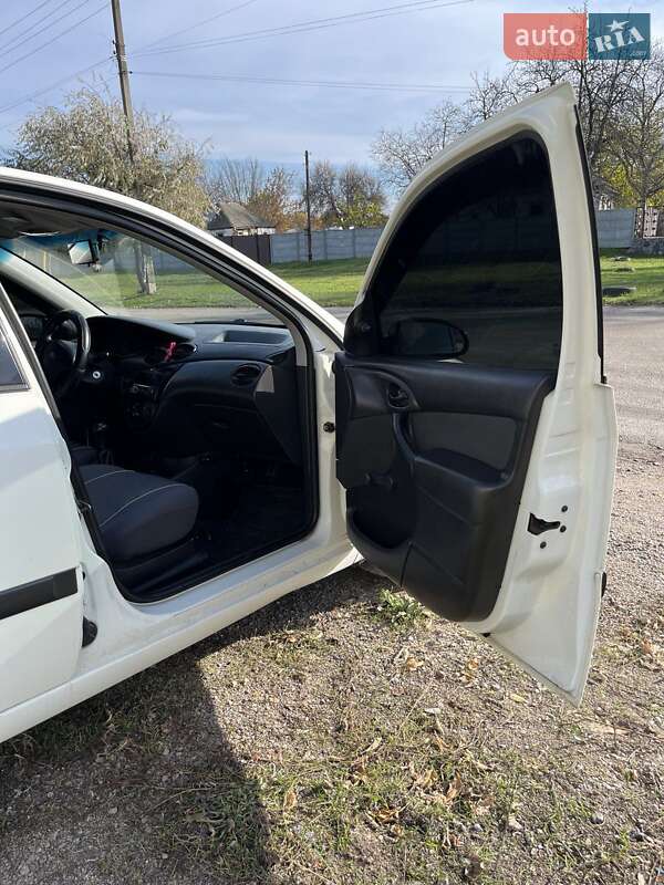 Хэтчбек Ford Focus 2004 в Кременчуге