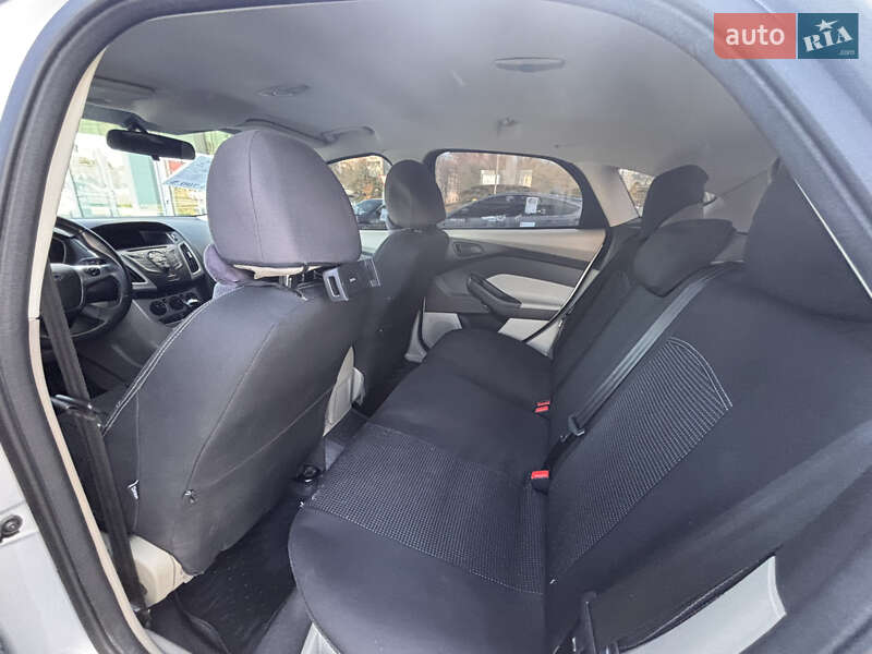 Хетчбек Ford Focus 2012 в Полтаві фото 16 Хетчбек Ford Focus 2012 в Полтаві