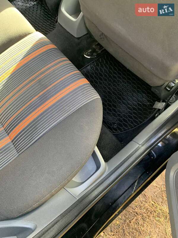 Універсал Ford Focus 2008 в Гайвороні фото 44 Універсал Ford Focus 2008 в Гайвороні