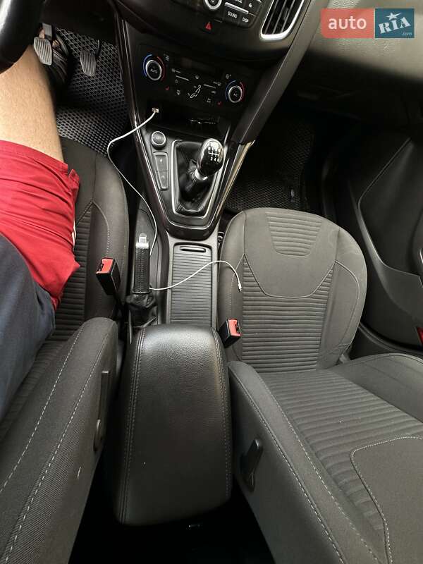 Универсал Ford Focus 2015 в Черновцах фото 21 Универсал Ford Focus 2015 в Черновцах