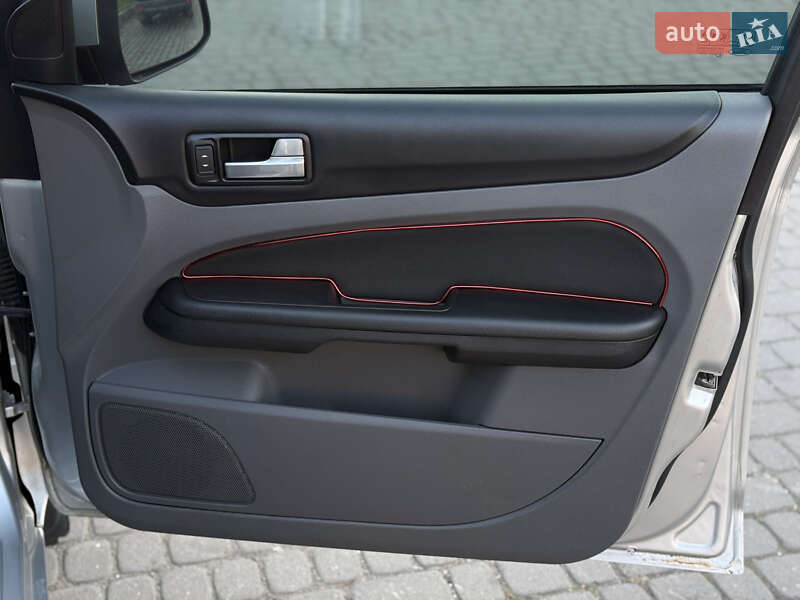 Універсал Ford Focus 2010 в Івано-Франківську