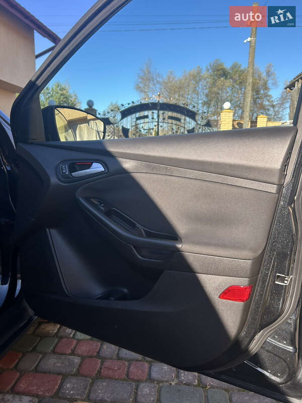 Хетчбек Ford Focus 2015 в Львові фото 23 Хетчбек Ford Focus 2015 в Львові