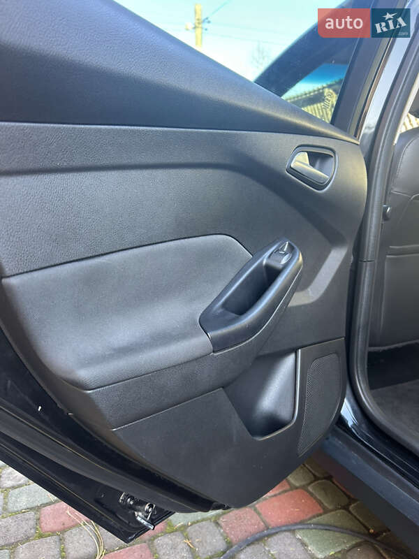 Хетчбек Ford Focus 2015 в Львові фото 25 Хетчбек Ford Focus 2015 в Львові