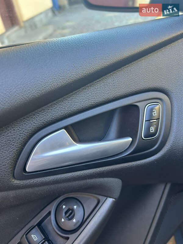 Хетчбек Ford Focus 2015 в Львові фото 40 Хетчбек Ford Focus 2015 в Львові