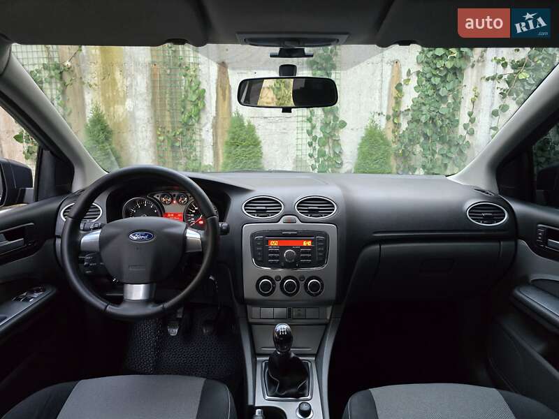 Седан Ford Focus 2010 в Хмельницькому фото 2 Седан Ford Focus 2010 в Хмельницькому
