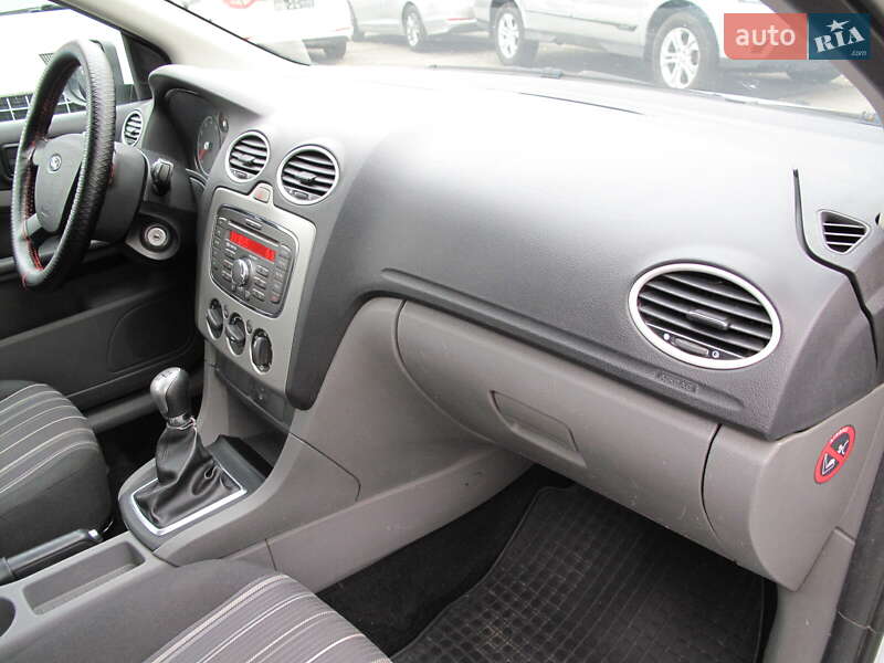 Хетчбек Ford Focus 2011 в Києві фото 33 Хетчбек Ford Focus 2011 в Києві