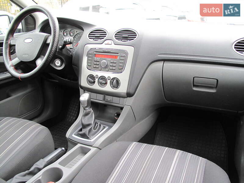 Хетчбек Ford Focus 2011 в Києві фото 39 Хетчбек Ford Focus 2011 в Києві