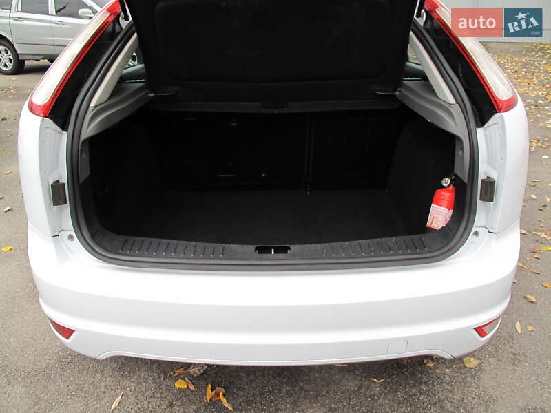 Хетчбек Ford Focus 2011 в Києві фото 48 Хетчбек Ford Focus 2011 в Києві