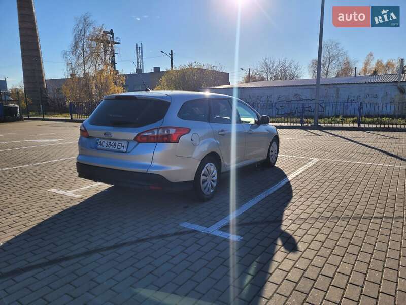 Седан Ford Focus 2012 в Нововолынске
