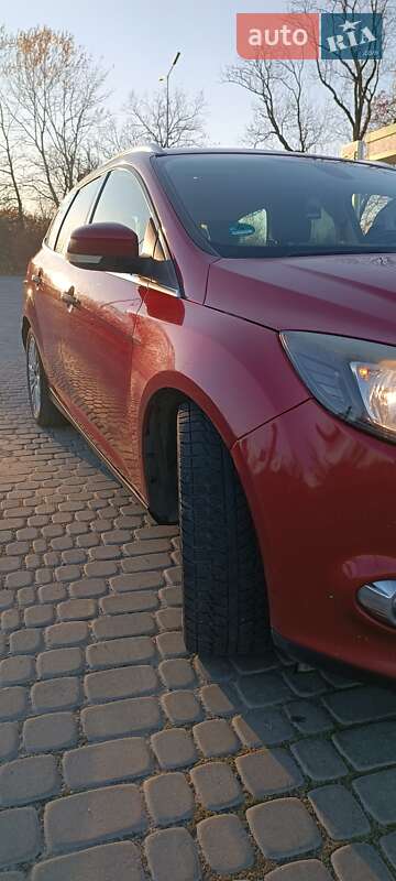 Універсал Ford Focus 2011 в Золочеві
