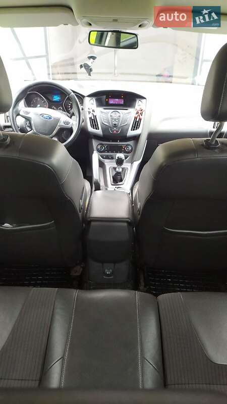 Універсал Ford Focus 2011 в Золочеві