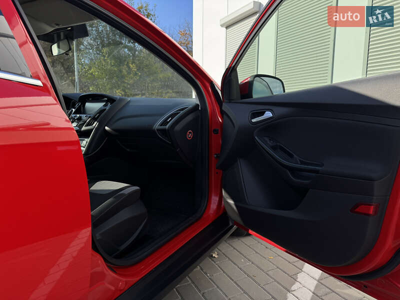 Хэтчбек Ford Focus 2013 в Запорожье