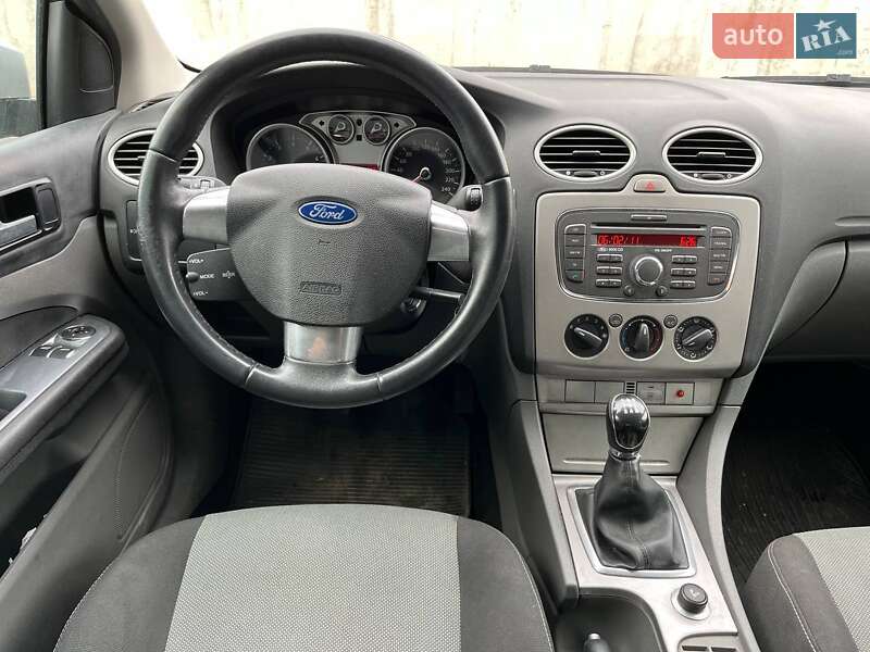 Хетчбек Ford Focus 2011 в Києві фото 2 Хетчбек Ford Focus 2011 в Києві