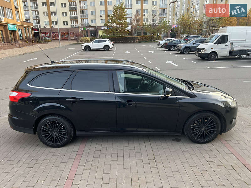 Универсал Ford Focus 2011 в Вишневом фото 10 Универсал Ford Focus 2011 в Вишневом