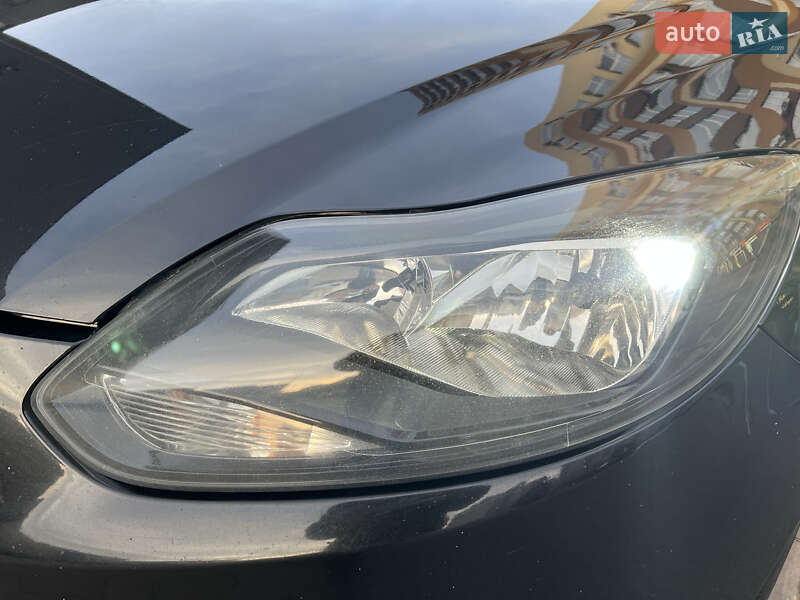 Универсал Ford Focus 2011 в Вишневом фото 13 Универсал Ford Focus 2011 в Вишневом