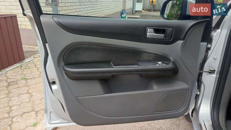 Хетчбек Ford Focus 2010 в Крюківщині фото 38 Хетчбек Ford Focus 2010 в Крюківщині