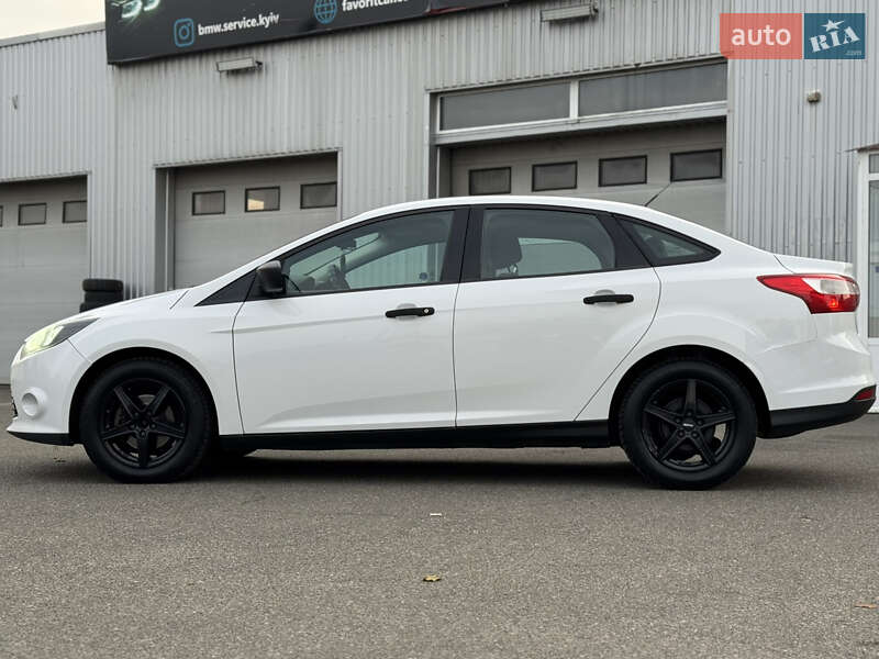 Седан Ford Focus 2014 в Киеве фото 6 Седан Ford Focus 2014 в Киеве