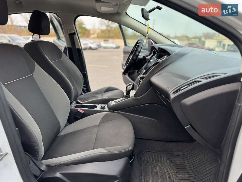 Седан Ford Focus 2014 в Киеве фото 11 Седан Ford Focus 2014 в Киеве