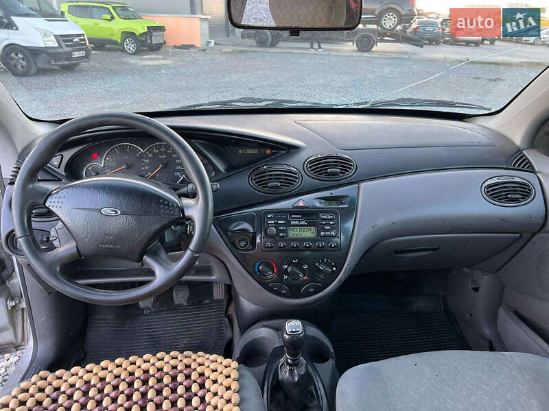Хетчбек Ford Focus 2001 в Львові фото 33 Хетчбек Ford Focus 2001 в Львові