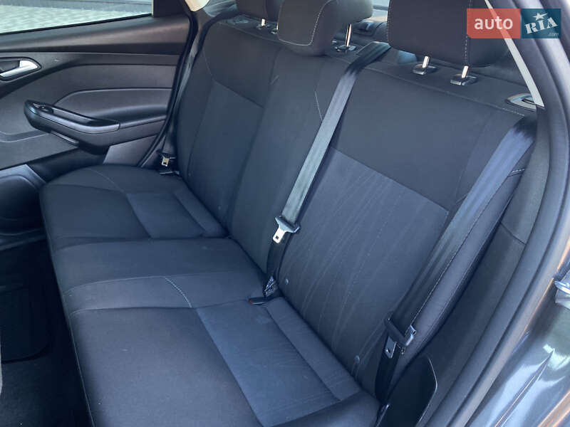 Седан Ford Focus 2015 в Киеве фото 22 Седан Ford Focus 2015 в Киеве