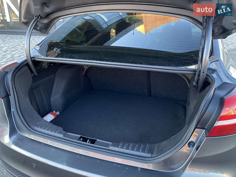 Седан Ford Focus 2015 в Киеве фото 30 Седан Ford Focus 2015 в Киеве