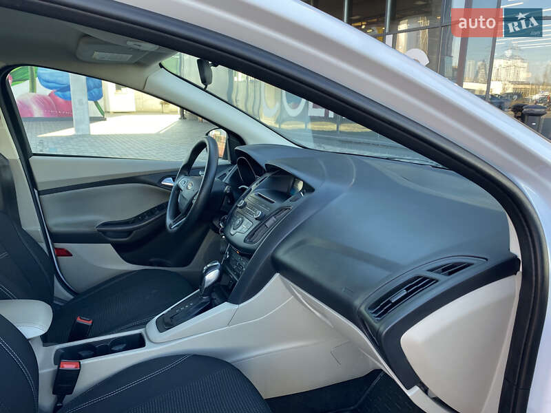 Хэтчбек Ford Focus 2015 в Киеве фото 22 Хэтчбек Ford Focus 2015 в Киеве