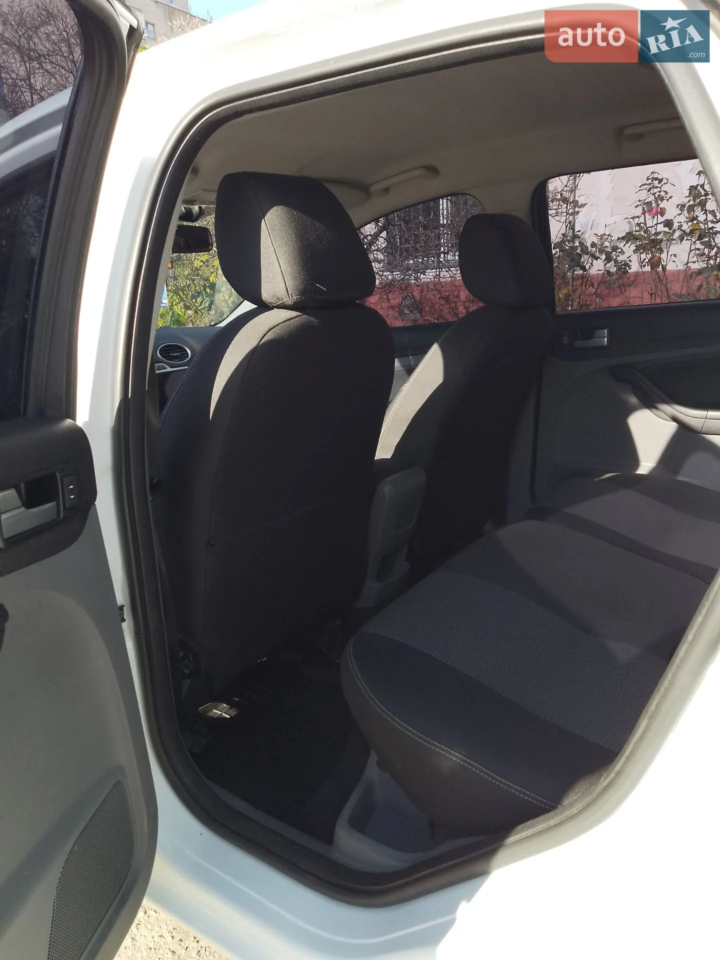 2010 Ford Focus - мініатюра 15