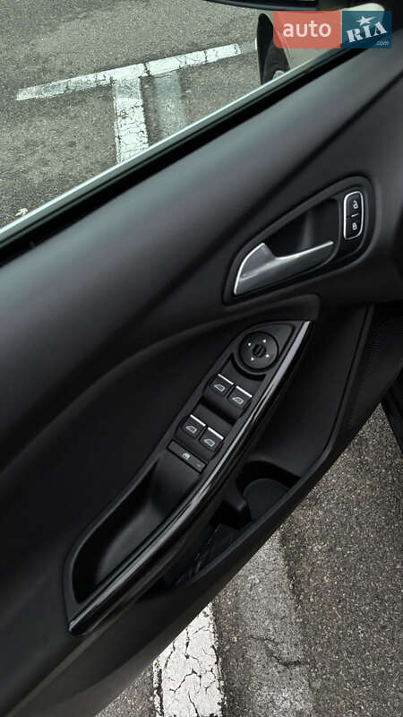 Хэтчбек Ford Focus 2017 в Киеве