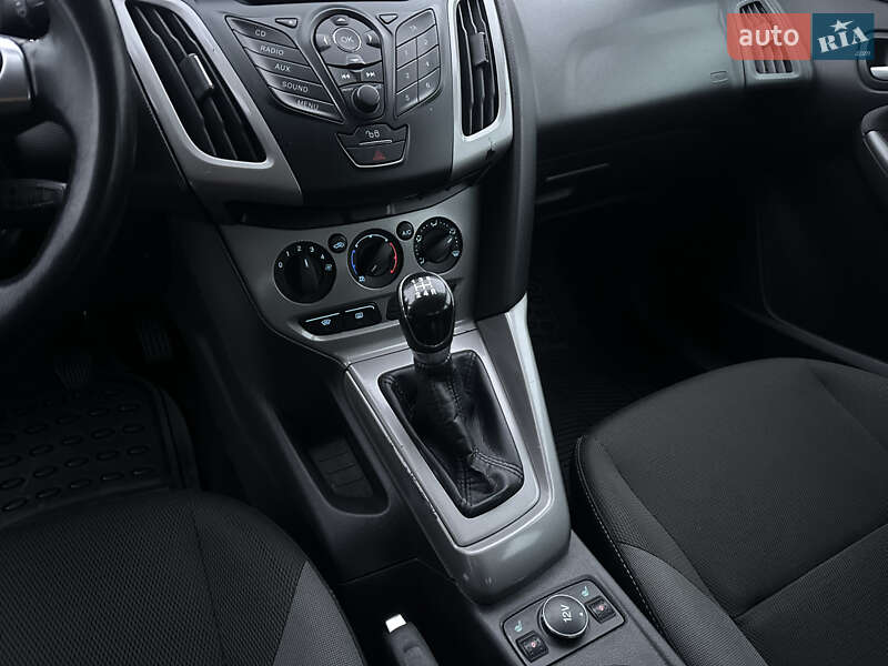 Хэтчбек Ford Focus 2012 в Киеве