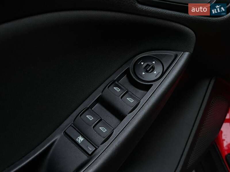 Хэтчбек Ford Focus 2017 в Киеве фото 15 Хэтчбек Ford Focus 2017 в Киеве