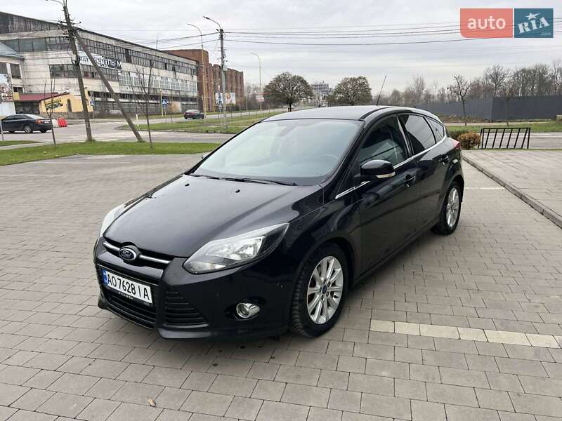 Хэтчбек Ford Focus 2012 в Мукачево