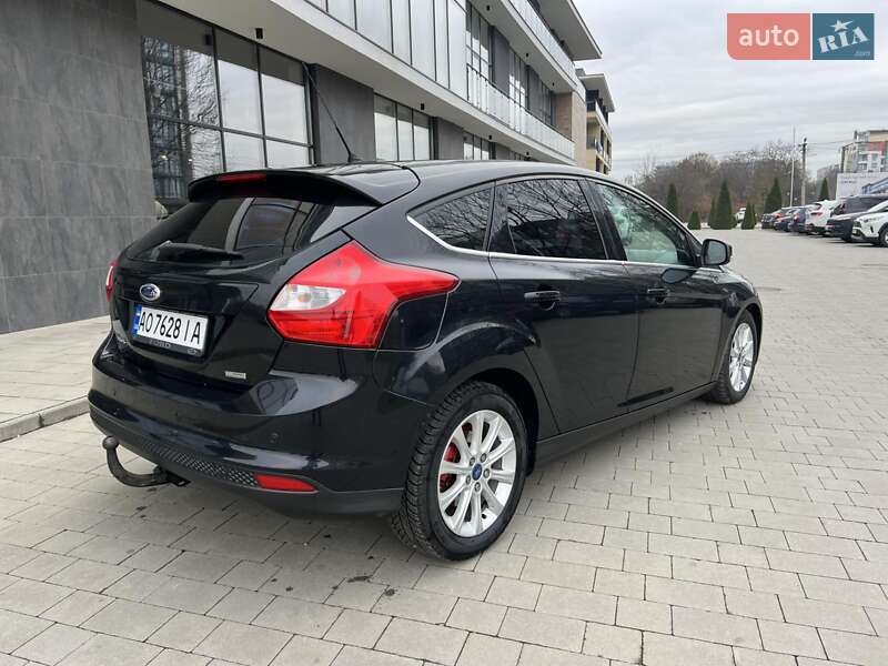 Хэтчбек Ford Focus 2012 в Мукачево