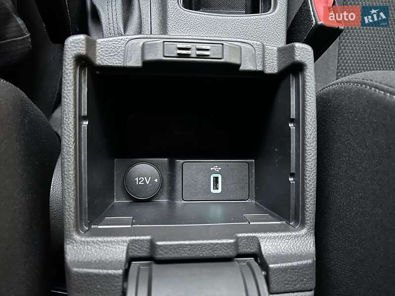 Хэтчбек Ford Focus 2016 в Киеве