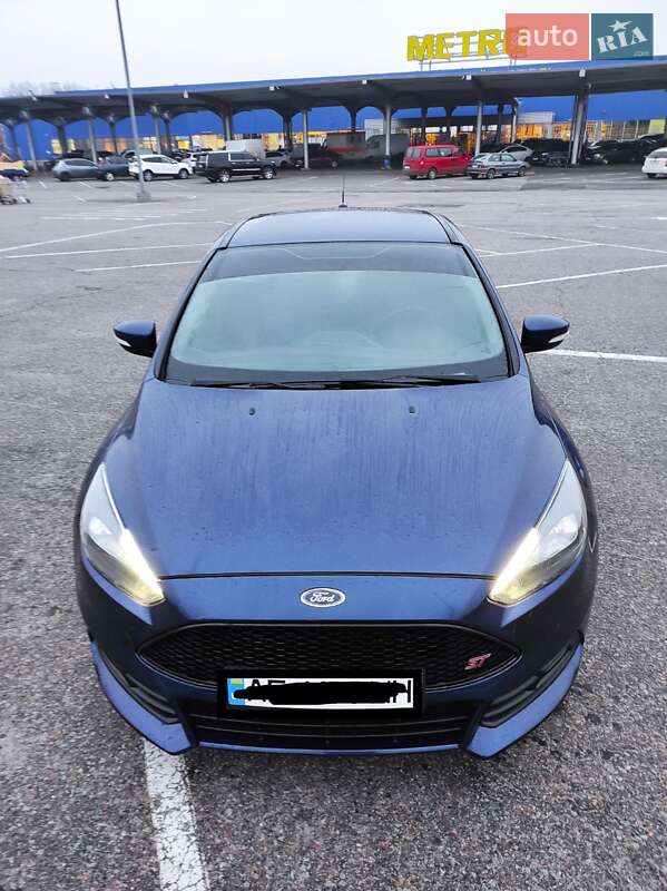 Хетчбек Ford Focus 2017 в Дніпрі