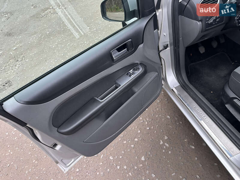 Универсал Ford Focus 2010 в Львове