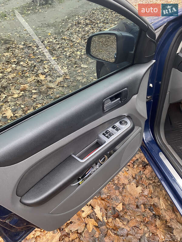 Хетчбек Ford Focus 2008 в Києві фото 6 Хетчбек Ford Focus 2008 в Києві