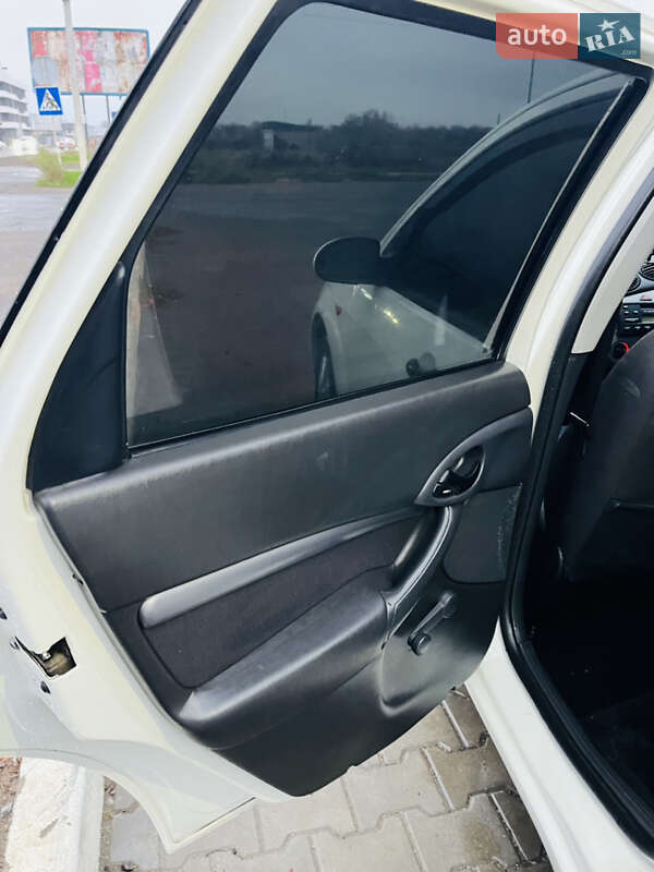 Универсал Ford Focus 2003 в Одессе фото 13 Универсал Ford Focus 2003 в Одессе